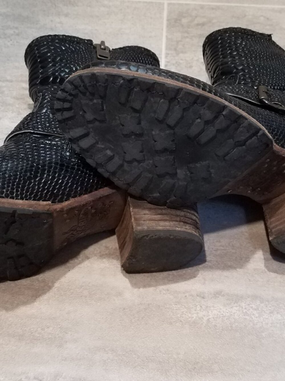 Freebird by Steven Carlito Black Snake Embossed Leather Size 7 - Picture 2 of 16